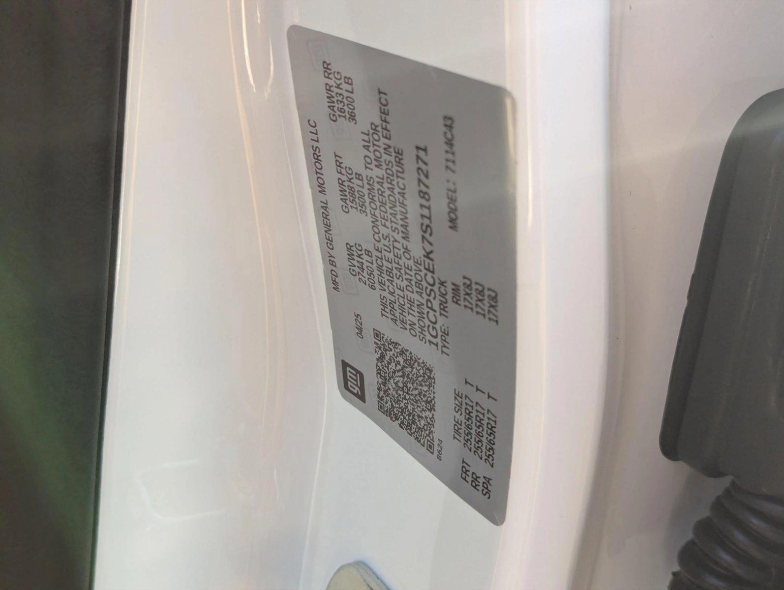 2025 Chevrolet Colorado Vehicle Photo in GREENACRES, FL 33463-3207