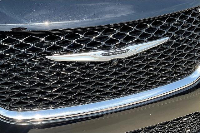 2024 Chrysler Pacifica Vehicle Photo in Grapevine, TX 76051