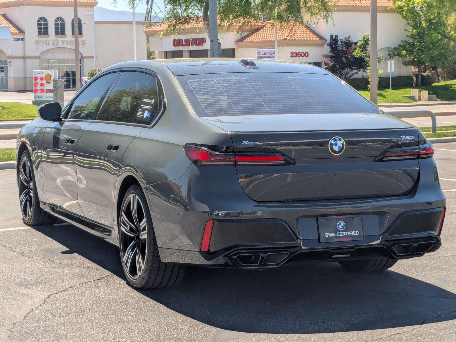 2024 BMW 760i xDrive Vehicle Photo in Valencia, CA 91355