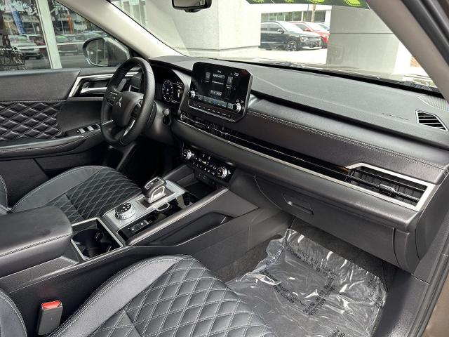 2024 Mitsubishi Outlander Vehicle Photo in Tucson, AZ 85712