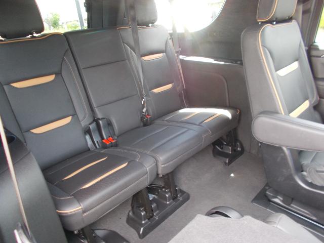 2024 GMC Yukon XL Vehicle Photo in LOWELL, MA 01852-4336