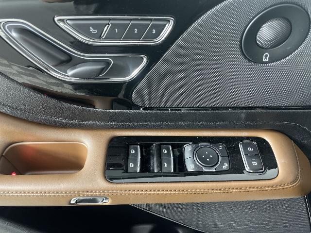 2023 Lincoln Aviator Vehicle Photo in GILBERT, AZ 85297-0402