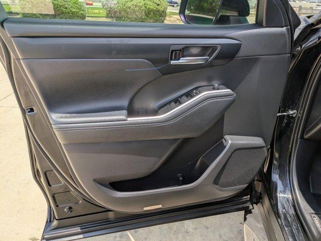 2023 Toyota Highlander Vehicle Photo in SELMA, TX 78154-1460