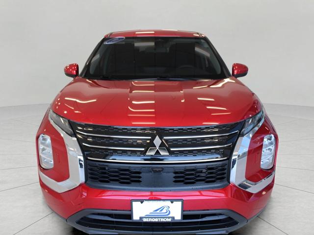 2022 Mitsubishi Outlander Vehicle Photo in Green Bay, WI 54304