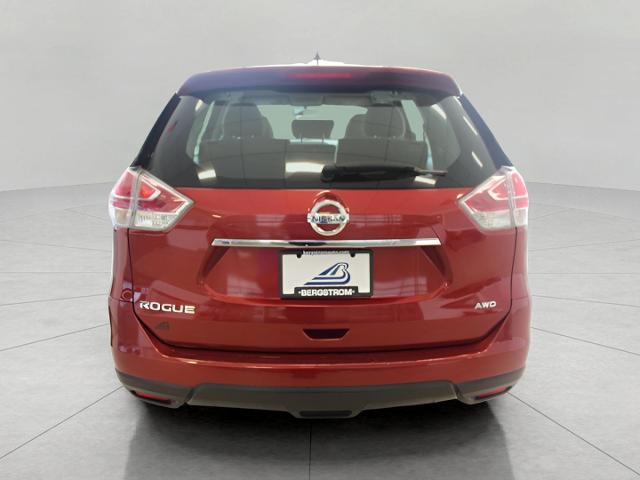 2015 Nissan Rogue Vehicle Photo in Green Bay, WI 54304
