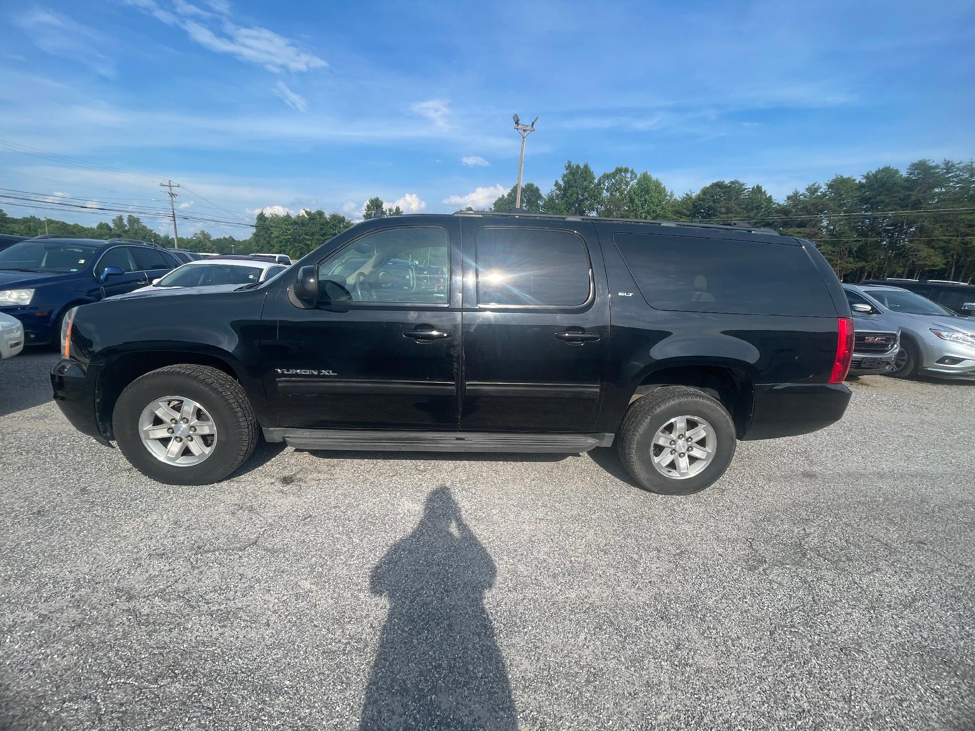 Used 2014 GMC Yukon XL SLT with VIN 1GKS2KE76ER241489 for sale in Farmville, VA