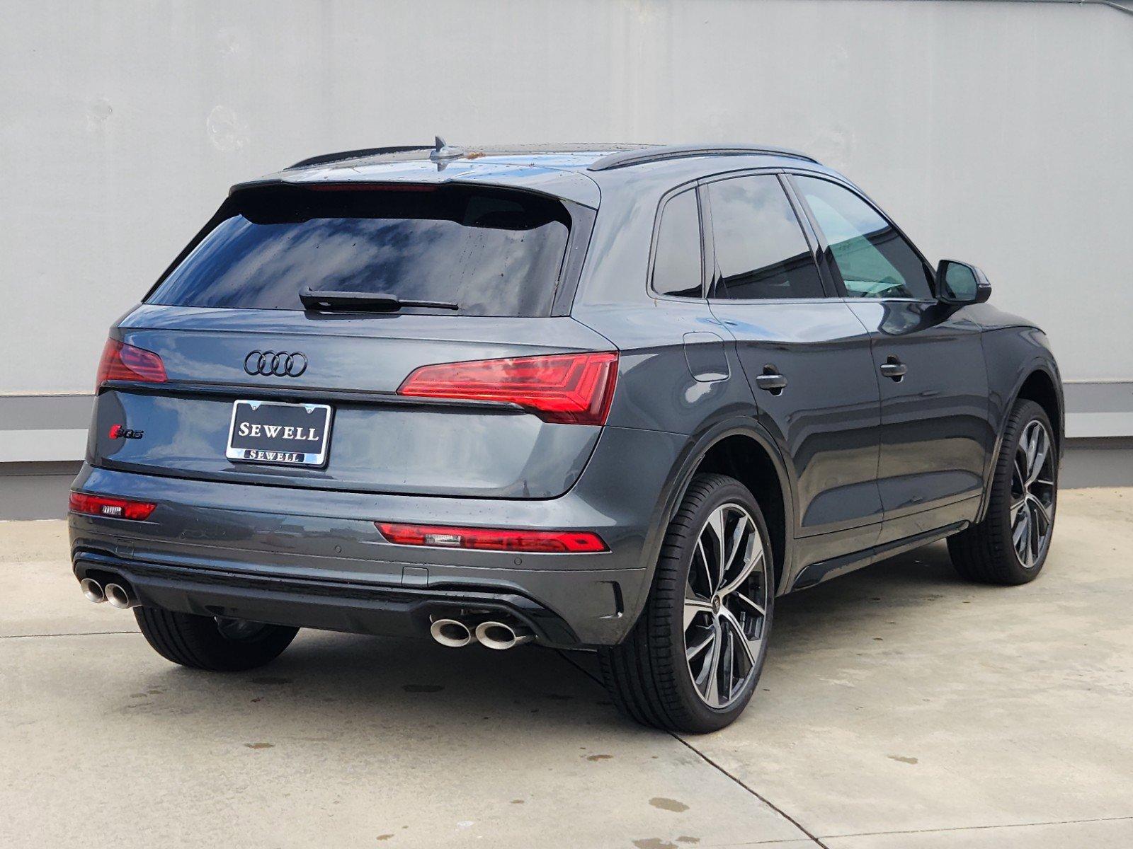 2024 Audi SQ5 Vehicle Photo in SUGAR LAND, TX 77478