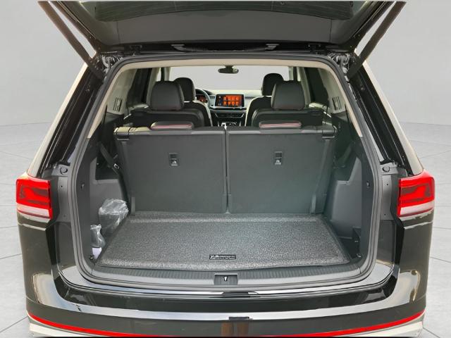 2025 Volkswagen Atlas Vehicle Photo in Oshkosh, WI 54904