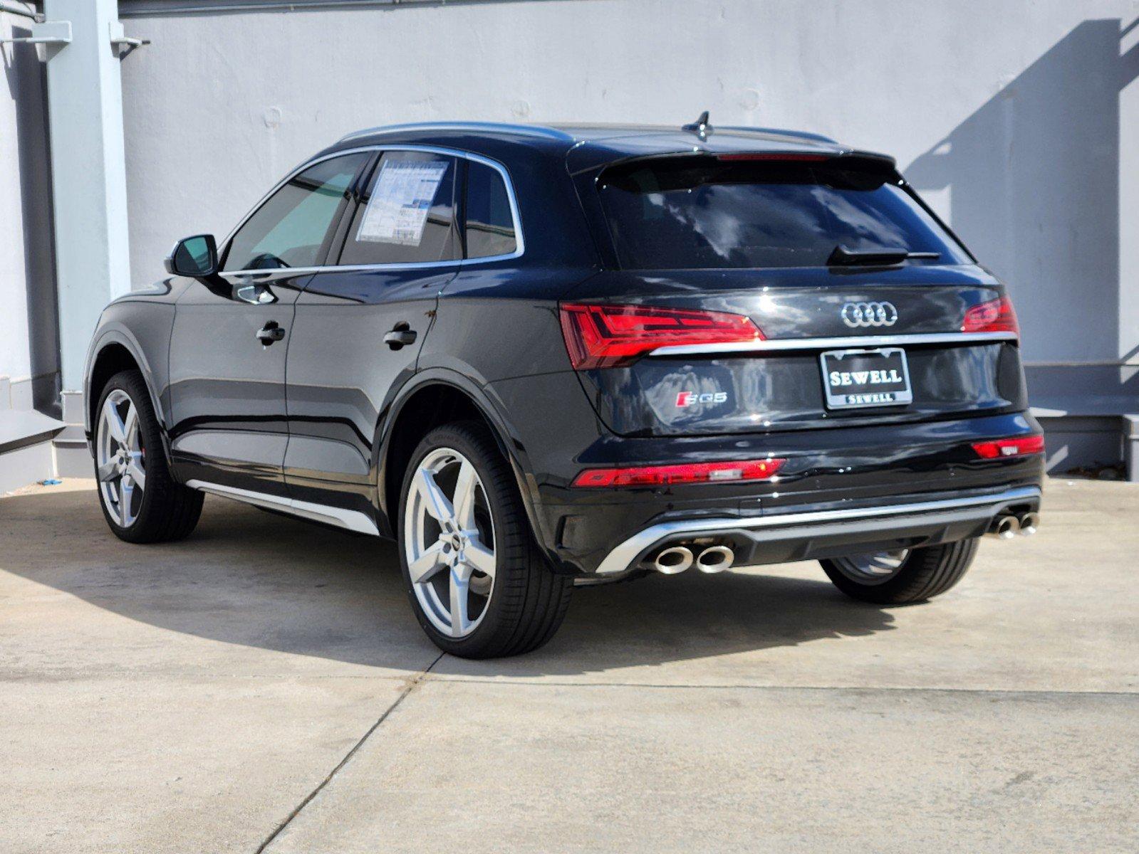 2024 Audi SQ5 Vehicle Photo in SUGAR LAND, TX 77478