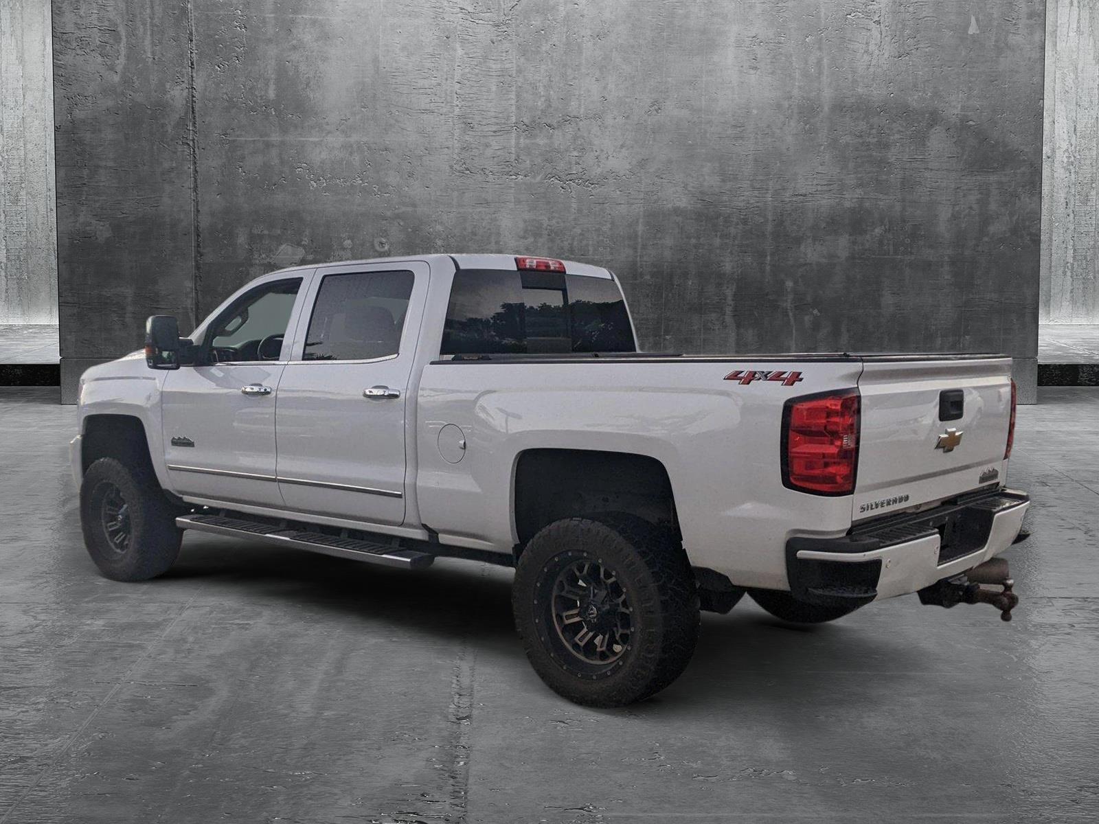 2019 Chevrolet Silverado 2500HD Vehicle Photo in PEMBROKE PINES, FL 33024-6534