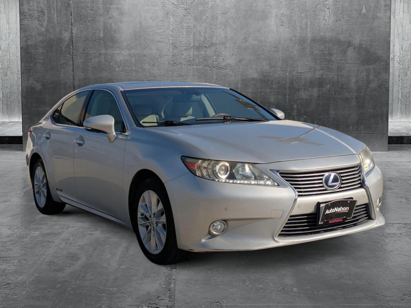 2013 Lexus ES 300h Vehicle Photo in Tustin, CA 92782