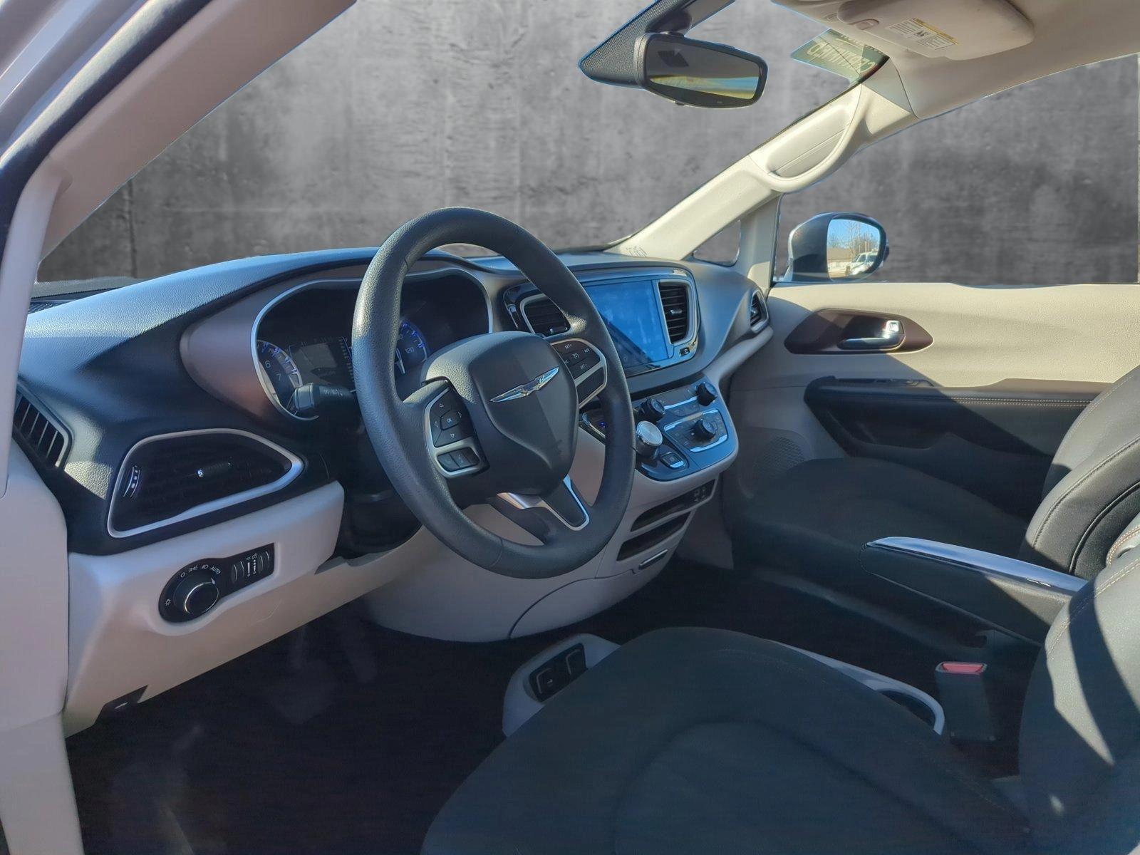 2017 Chrysler Pacifica Vehicle Photo in Memphis, TN 38133