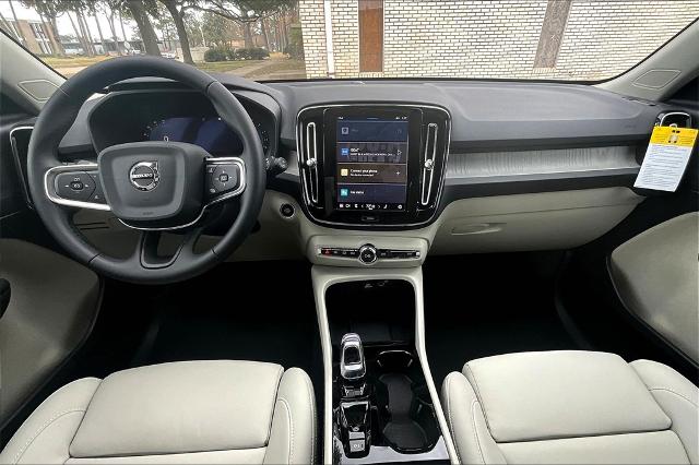 2025 Volvo XC40 Vehicle Photo in Houston, TX 77007