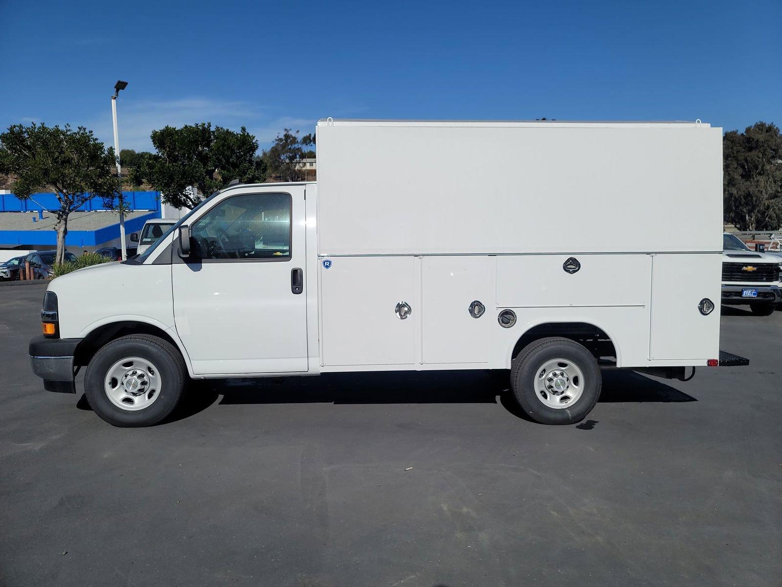 2024 Chevrolet Express Commercial Cutaway Vehicle Photo in LA MESA, CA 91942-8211