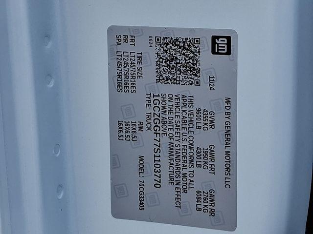 2025 Chevrolet Express Cargo 3500 Vehicle Photo in DANBURY, CT 06810-5034