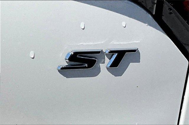 2022 Buick Encore GX Vehicle Photo in TOPEKA, KS 66609-0000