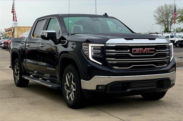 2023 GMC Sierra 1500 Vehicle Photo in TOPEKA, KS 66609-0000