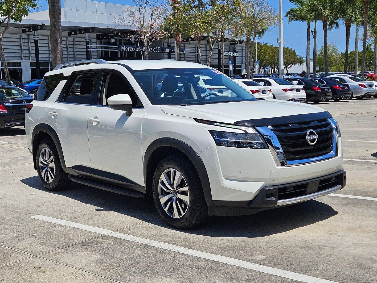 2023 Nissan Pathfinder Vehicle Photo in Pembroke Pines , FL 33027