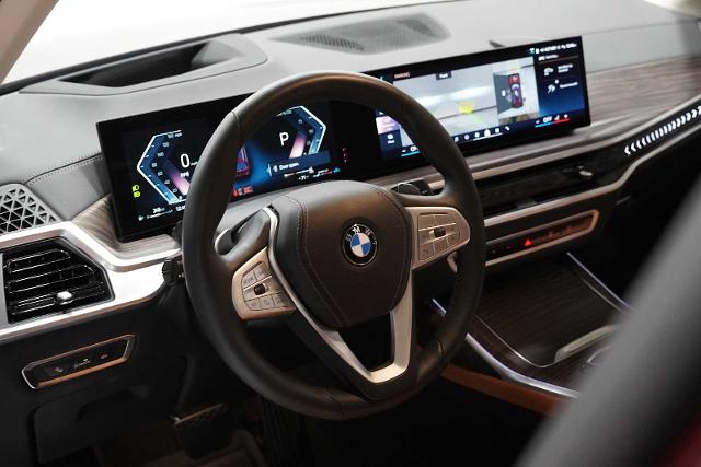 2024 BMW X7 xDrive40i Vehicle Photo in GRAPEVINE, TX 76051