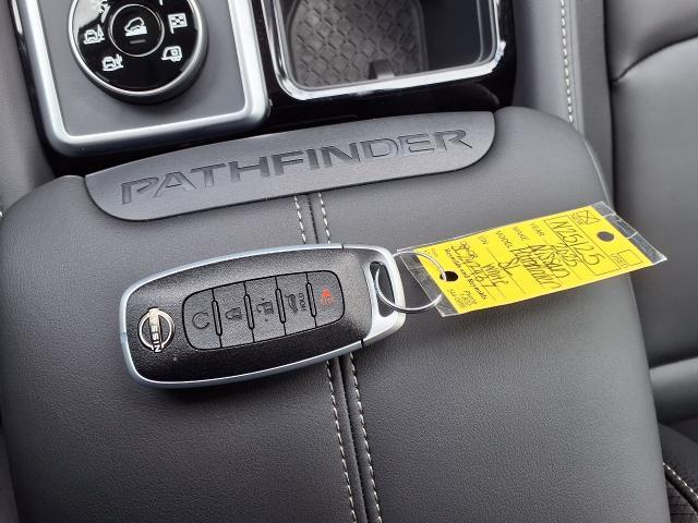 2025 Nissan Pathfinder Vehicle Photo in Oshkosh, WI 54904