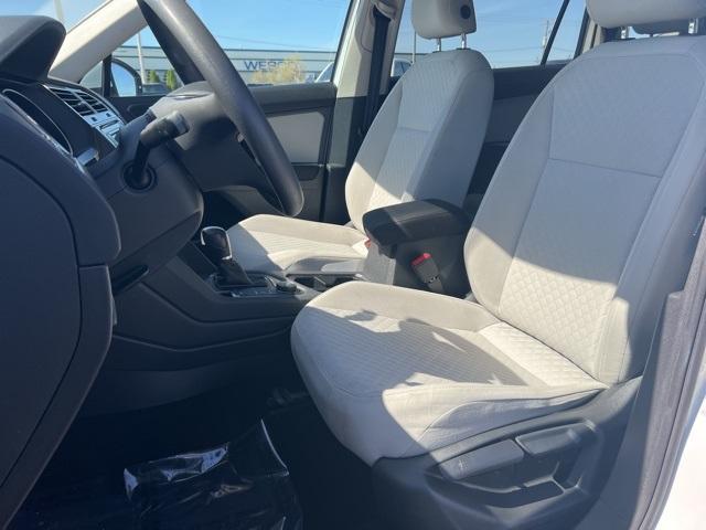2018 Volkswagen Tiguan Vehicle Photo in GREEN BAY, WI 54304-5303