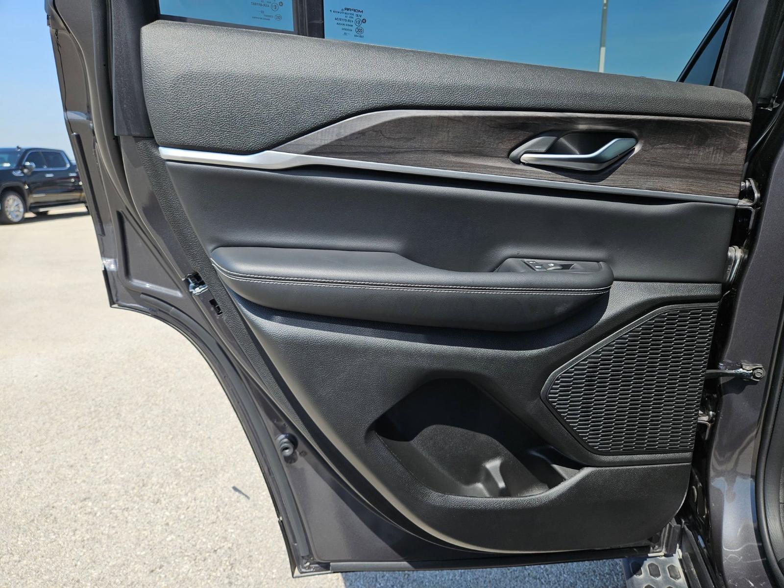 2023 Jeep Grand Cherokee Vehicle Photo in Seguin, TX 78155