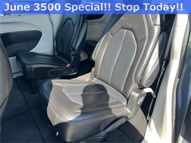 2023 Chrysler Pacifica Vehicle Photo in GREEN BAY, WI 54304-5303