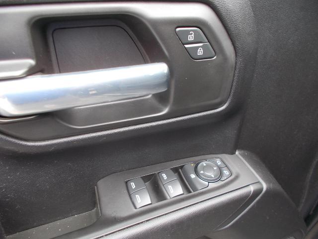 2021 Chevrolet Silverado 1500 Vehicle Photo in LOWELL, MA 01852-4336