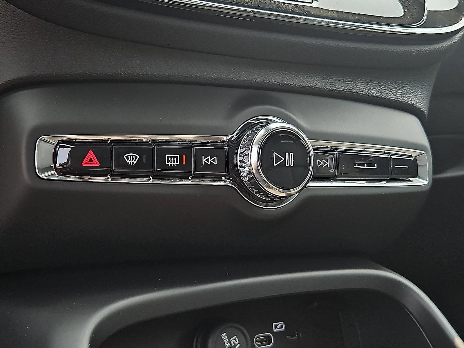 2025 Volvo XC40 Vehicle Photo in Trevose, PA 19053