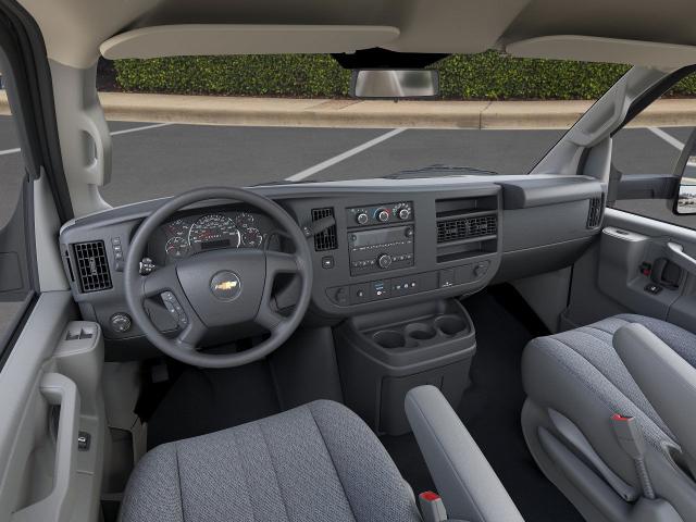 2025 Chevrolet Express Cutaway 3500 Vehicle Photo in GEORGETOWN, TX 78626-7508