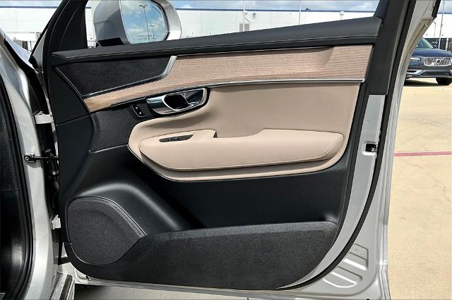 2025 Volvo XC90 Vehicle Photo in Grapevine, TX 76051