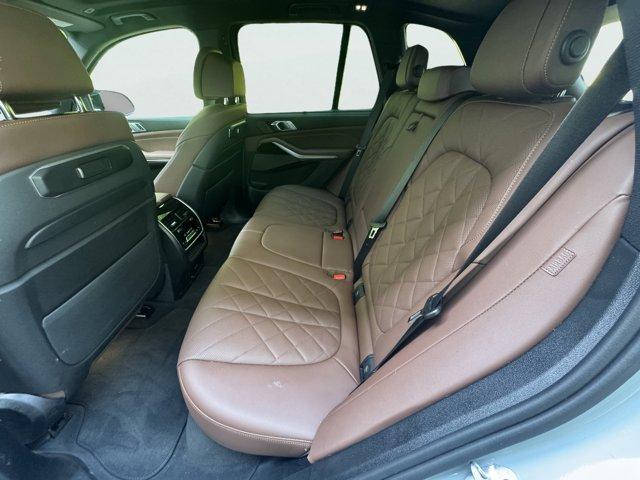 2025 BMW X5 M60i Vehicle Photo in LEOMINSTER, MA 01453-2952