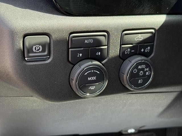2025 Chevrolet Silverado 1500 Vehicle Photo in COLUMBIA, MO 65203-3903