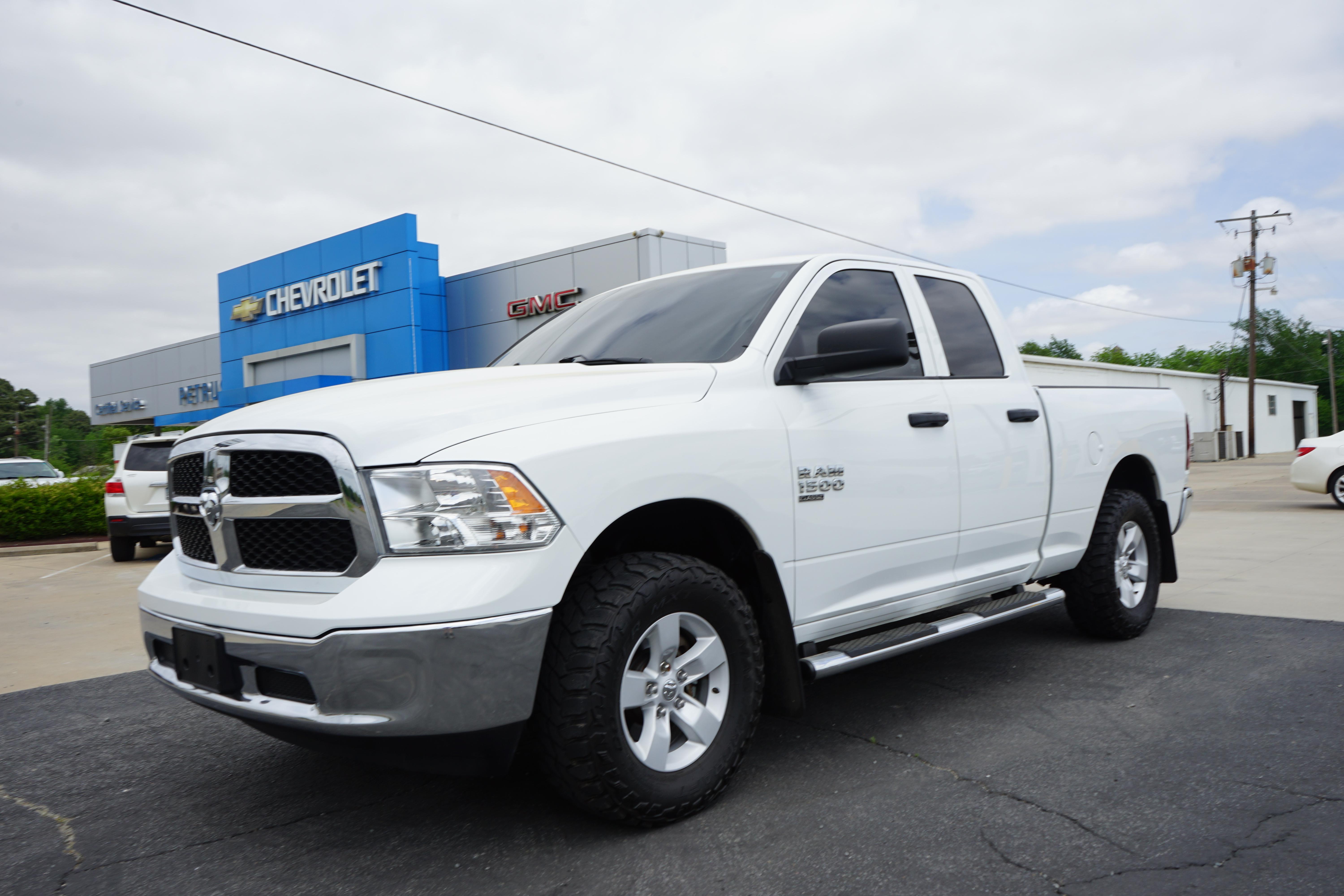 Bright White Clearcoat 2021 RAM 1500 Classic Tradesman Quad Cab 4WD Pickup Truck Four-Wheel Drive 8-Speed Automatic