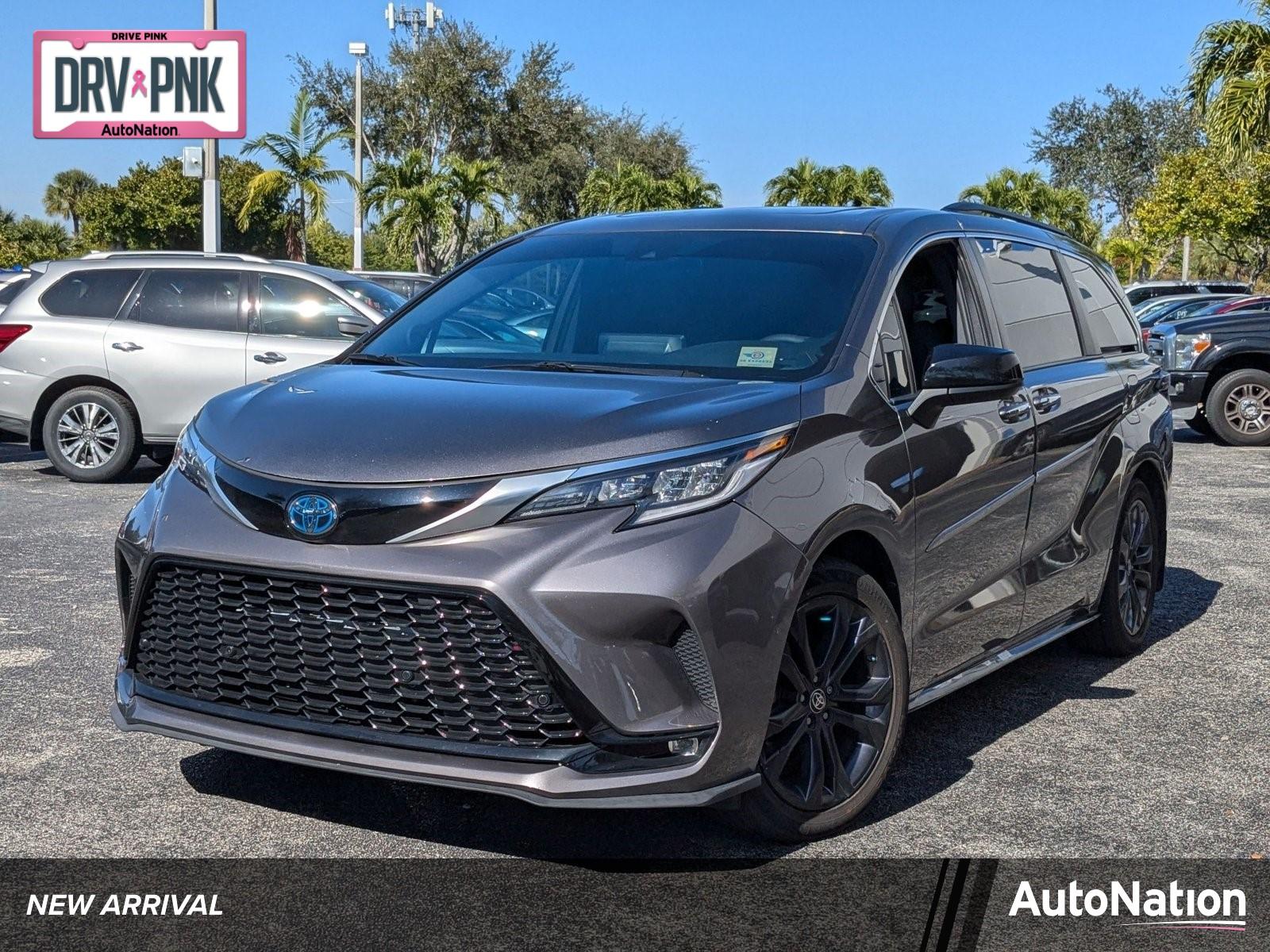 2022 Toyota Sienna Vehicle Photo in Miami, FL 33015