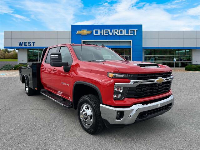 2024 Chevrolet Silverado 3500 HD Chassis Cab Vehicle Photo in ALCOA, TN 37701-3235