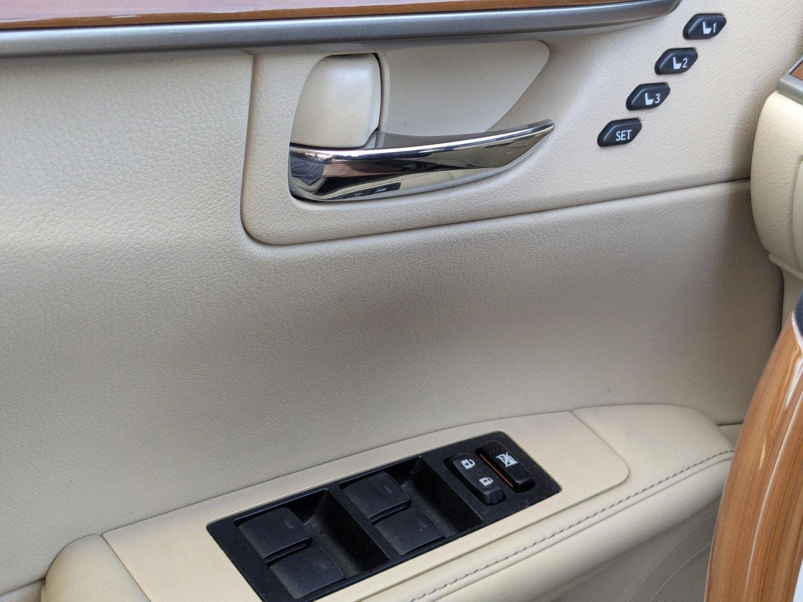 2013 Lexus ES 300h Vehicle Photo in Clearwater, FL 33761