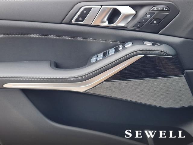 2025 BMW X7 xDrive40i Vehicle Photo in PLANO, TX 75024