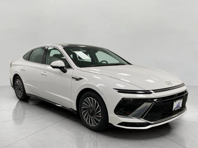 2025 Hyundai Sonata Hybrid Limited photo 2