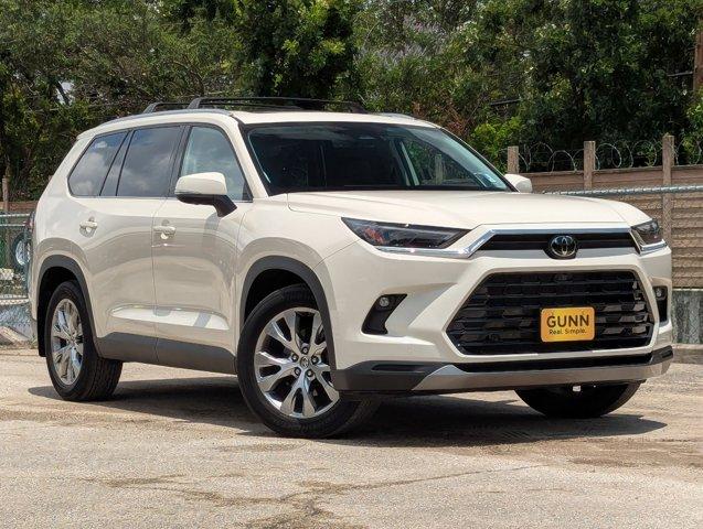 2024 Toyota Grand Highlander Vehicle Photo in San Antonio, TX 78230