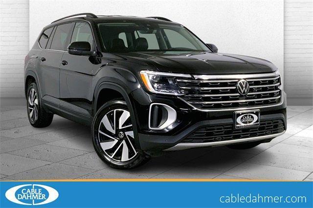 2024 Volkswagen Atlas Vehicle Photo in INDEPENDENCE, MO 64055-1314