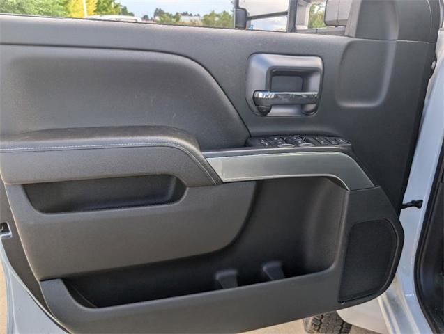 2024 Chevrolet Silverado Chassis Cab Vehicle Photo in ENGLEWOOD, CO 80113-6708
