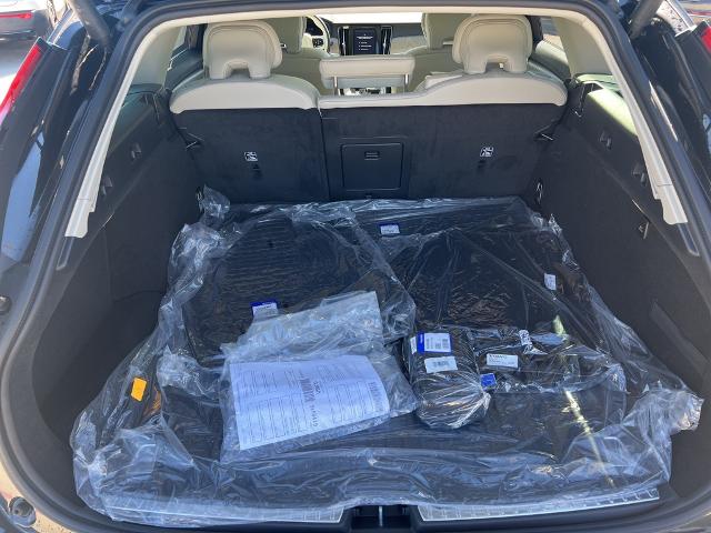 2025 Volvo V90 Cross Country Vehicle Photo in Grapevine, TX 76051