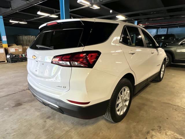 Used 2022 Chevrolet Equinox LT with VIN 3GNAXUEV5NL169833 for sale in Roslyn, NY