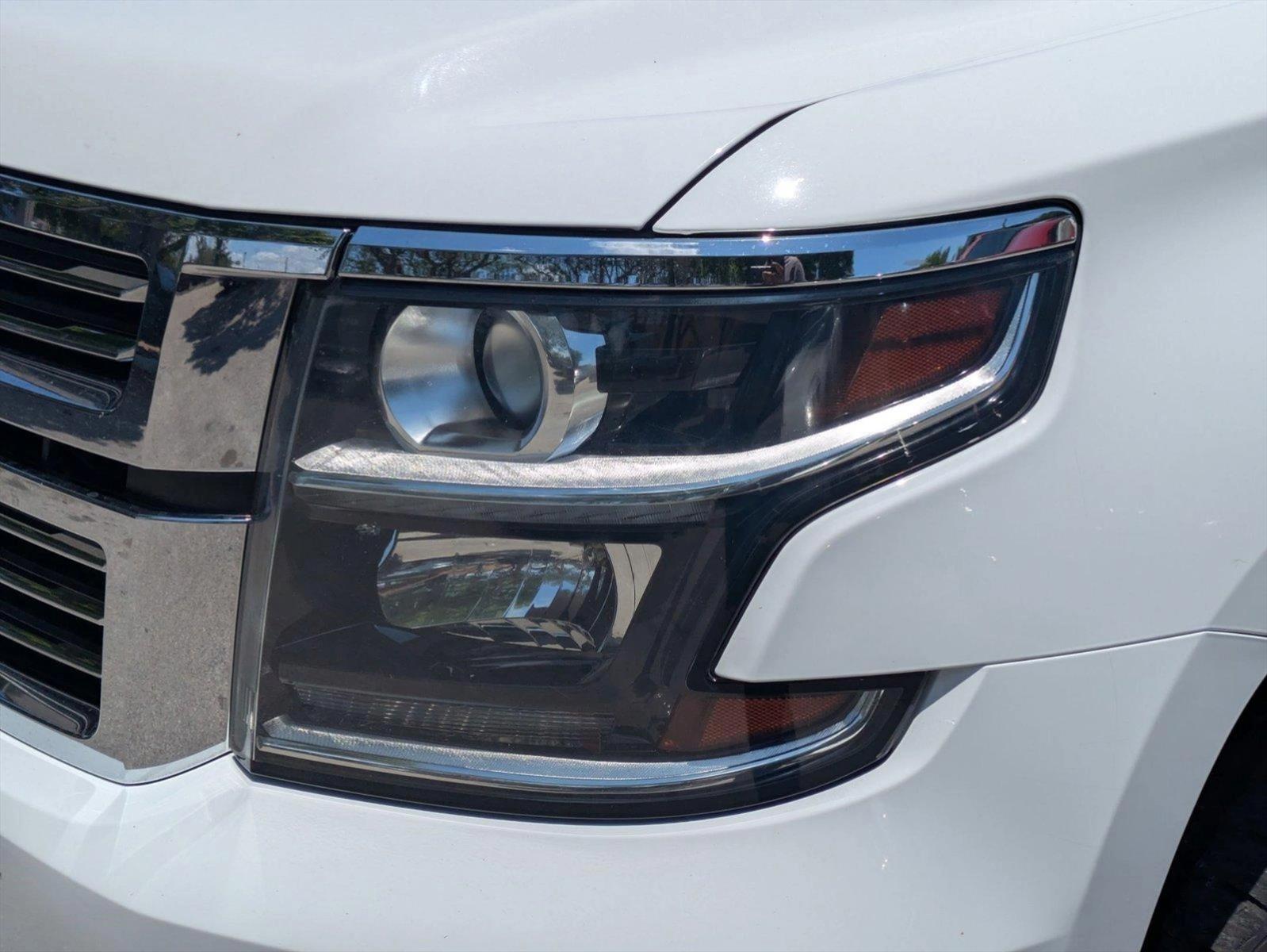 2017 Chevrolet Suburban Vehicle Photo in GREENACRES, FL 33463-3207