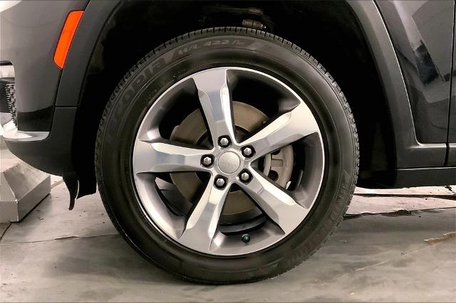 2021 Jeep Grand Cherokee L Vehicle Photo in Kansas City, MO 64114
