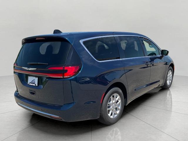 2025 Chrysler Pacifica Vehicle Photo in Kaukauna, WI 54130