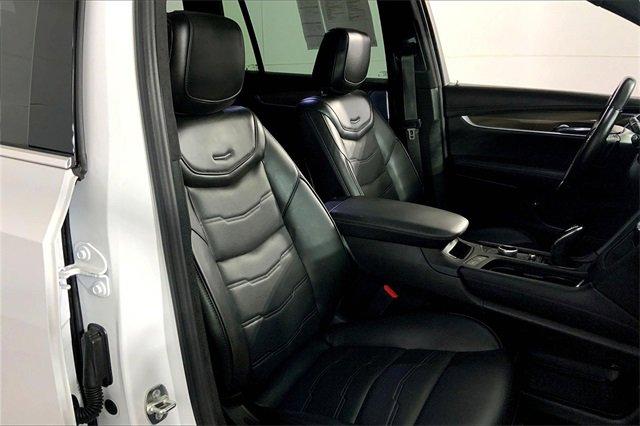 2024 Cadillac XT6 Vehicle Photo in KANSAS CITY, MO 64114-4545