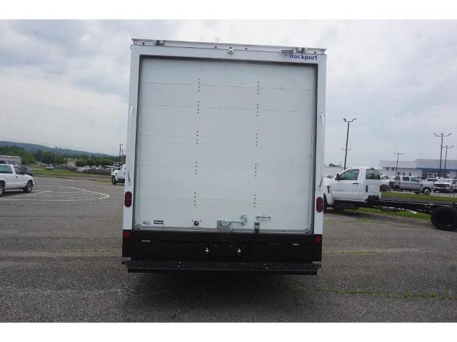 2023 Chevrolet Express Cutaway 4500 Vehicle Photo in ALCOA, TN 37701-3235