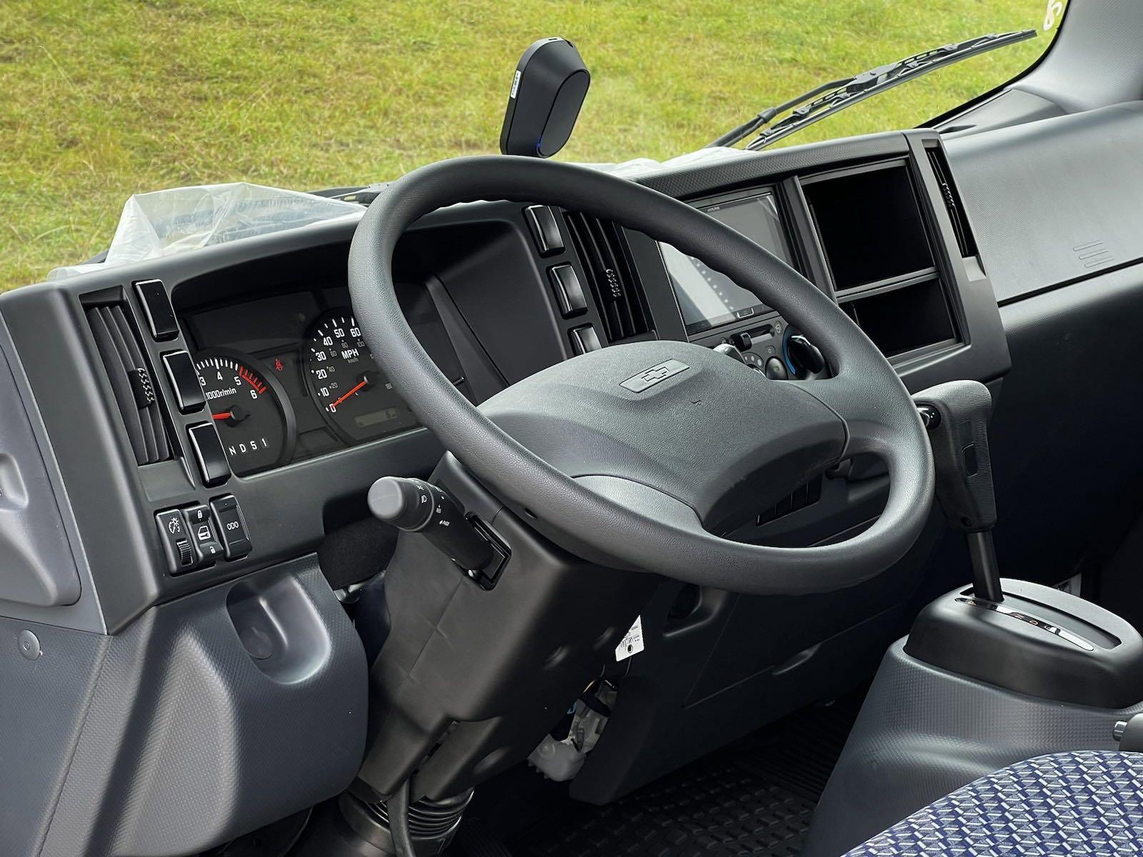 2025 Chevrolet Low Cab Forward 4500 Vehicle Photo in GEORGETOWN, TX 78626-7508